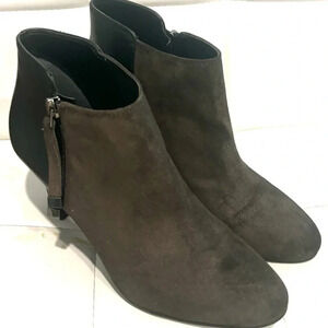 Franco Sarto Grey Suede Black Leather Side Zip Ankle Low Heel Bootie Sz 8.5M